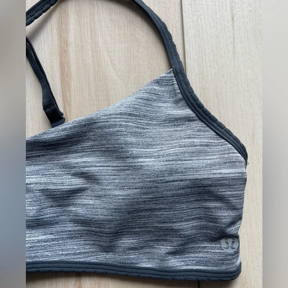 Lululemon Hot Spell BraSpace Dye Camo Seal Grey Deep Coal / Deep Coal